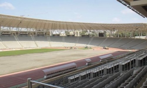 Respublika stadionunda ot örtüyü yenilənir - FOTOLAR