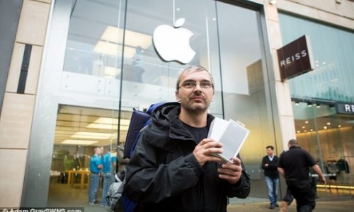 Husband queues for 44 hours to buy new iPhone to win back wife