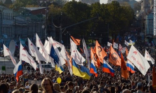 Protests erupt in Moscow over Ukraine crisis