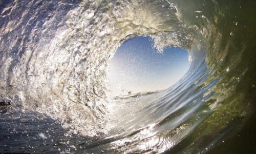 Heart-shaped wave snapped by California surfer