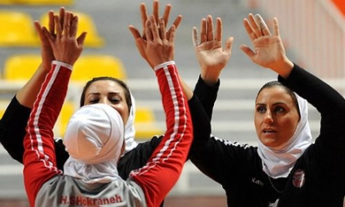 Спортсменки Катара отказались играть  без хиджаба