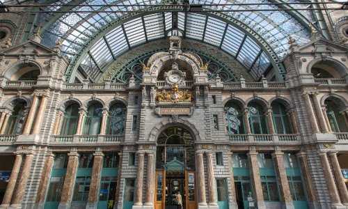 11 of the world's most amazing train stations - PHOTO