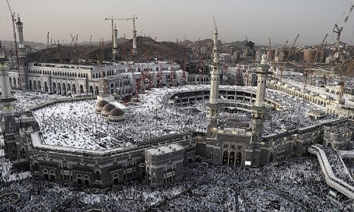 How Saudi Arabia goes hi-tech to manage millions during the Hajj - PHOTO
