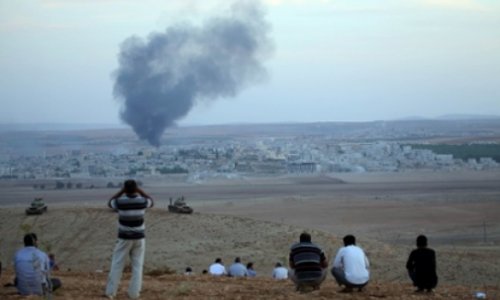 Kobani: Turkish Kurds watch as US airstrikes hit Isis