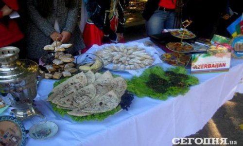 Одесситов угостили азербайджанскими блюдами -ФОТО