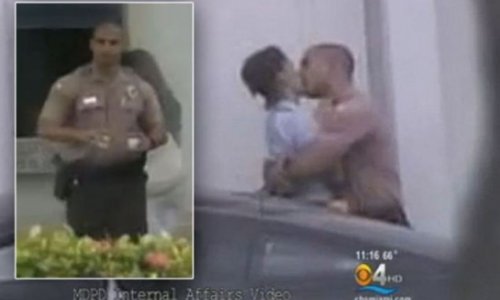 The police officers fired for a kiss - PHOTO