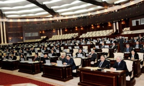 В Милли Меджлис Азербайджана поступил бюджетный пакет на 2015 год