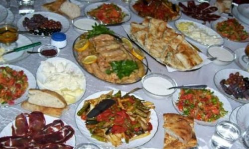 Впервые в Азербайджане: Взятка за торжественное проведение поминок