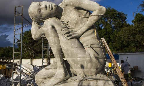 18ft Atlas sculpture dropped off coast of the Bahamas - PHOTO+VIDEO