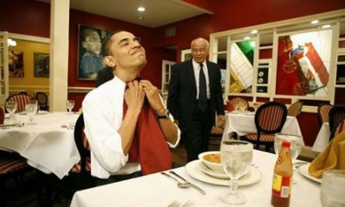 Обама не смог расплатиться в ресторане