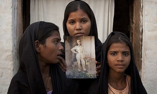 Pakistani woman sentenced to hang for 'blasphemous' comments - PHOTO