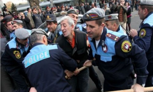 Президент Армении  арестовывает лидерев оппозиции