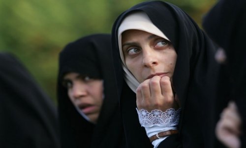 В Иране женщин обливают кислотой