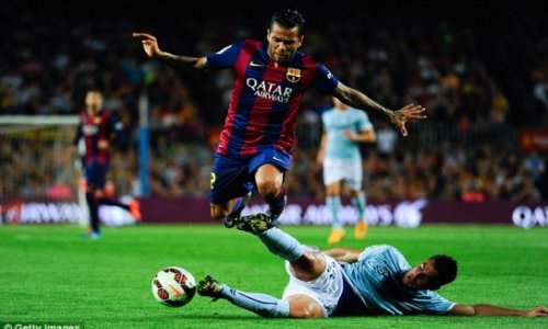 Dani Alves does NOT have a deal in place to join MU