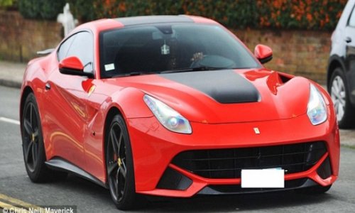 Balotelli 'threatened' woman who photographed his £240,000 red Ferrari