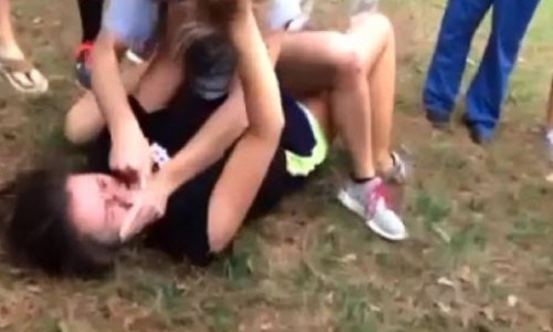 Brutal girls Cat Fight girl fight - VIDEO
