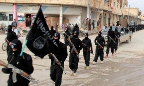 İŞİD bir tayfadan azı 220 adamı edam etdi