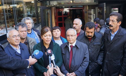 Türk siyasətçinin boğazını kəsən yaxalandı - FOTO