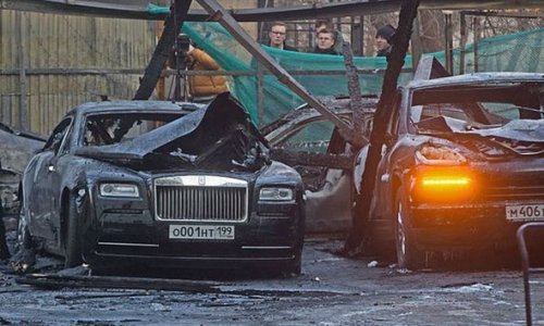 Распространились снимки пожара на миллионы в Москве - ФОТО