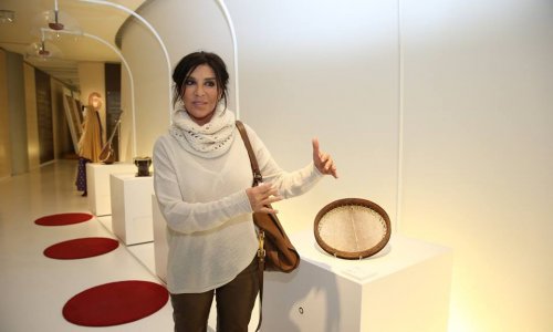 Известная турецкая актриса посетила Центр Гейдара Алиева - ФОТО