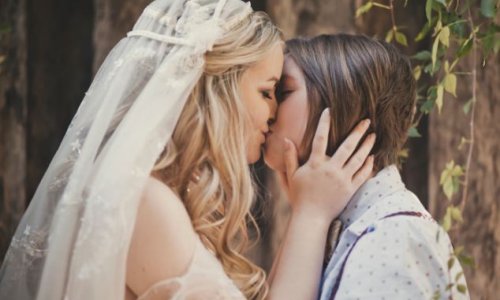 Lesbian bride, 25, flooded with messages of support after posting beautiful photos of the nuptials online - PHOTO+VIDEO