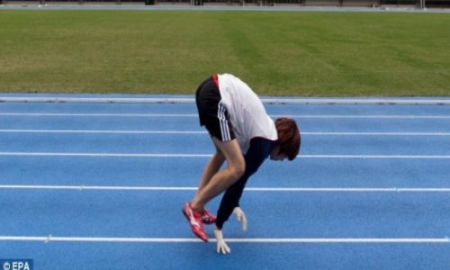 'Monkey Man' smashes world record for running 100m on hands and feet - PHOTO+VIDEO