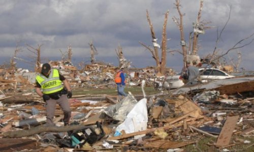 Six people dead after tornadoes tear apart US Midwest