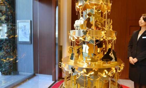 Pure gold Christmas tree - PHOTO