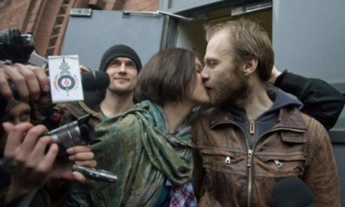 Russia releases Greenpeace detainees