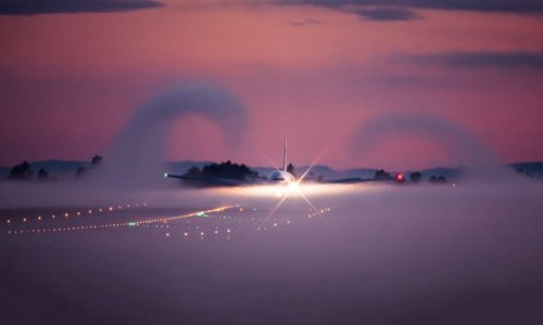 Stunning aviation images reveal unique glimpse of life in the skies - PHOTO