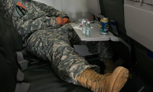 20 most annoying things people do on planes - PHOTO