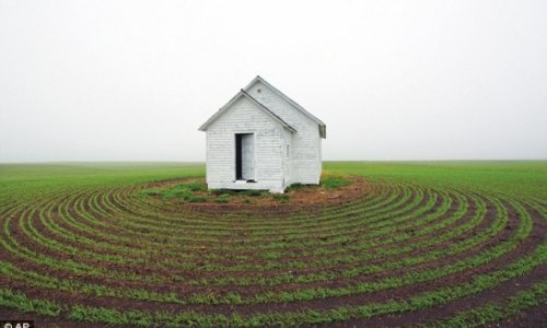 North Dakota ghost towns are documented in eerie photos