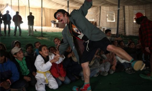 Clowns help Syrian camp children smile for moment - PHOTO
