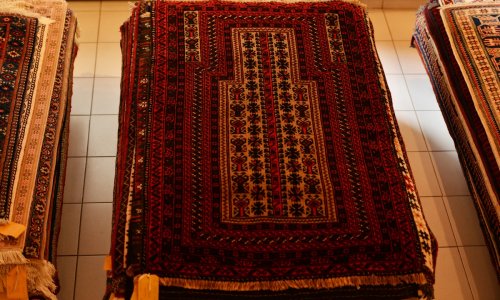 Hungarians treasure Azerbaijani carpets - PHOTO