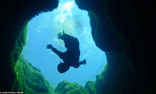 Dive of death STILL attracting thrill seekers - PHOTO