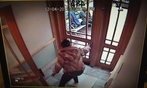 ‘Thief’ twerked for an hour outside house before break-in - VIDEO