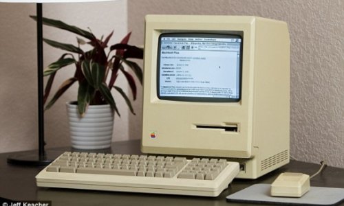 27-year-old Mac Plus connected to the internet