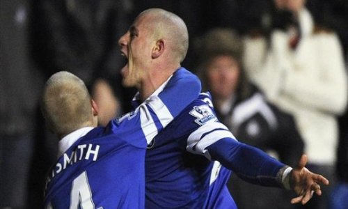 Barkley free-kick stunner sends Everton fourth