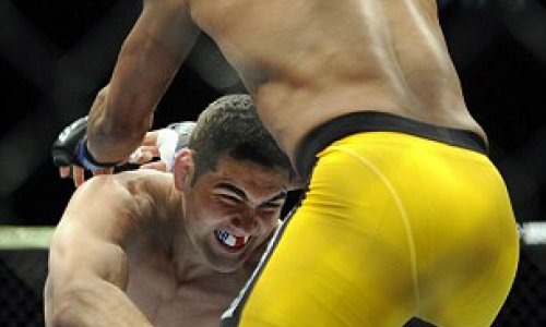 The horrifying moment legendary UFC fighter screams in agony as he snaps his leg in front of shocked spectators - PHOTO