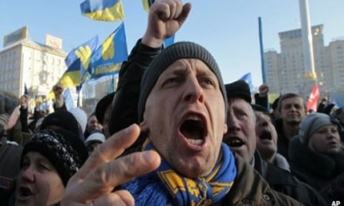 Thousands join fresh Ukraine protest