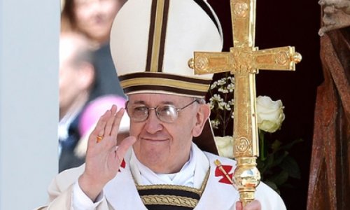 Pope named "Best Dressed Man of 2013" - VIDEO