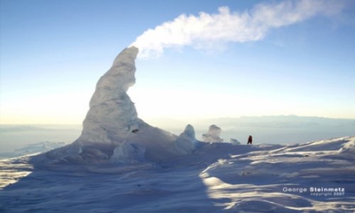 Antarctic helicopter rescue delayed