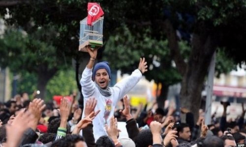 Tunisian parliament voting on milestone constitution