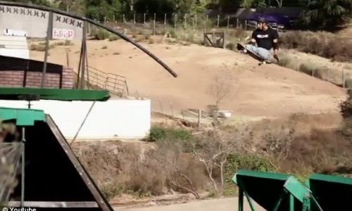 Skateboarder with no legs shows off his incredible repertoire of tricks - PHOTO+VIDEO