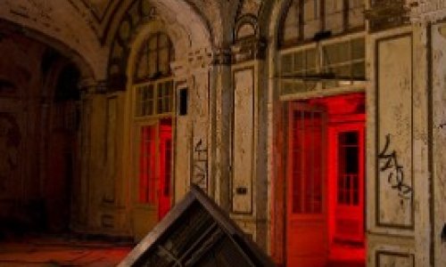 10 abandoned hotels - PHOTO