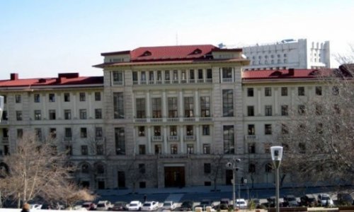 Smartphones banned inside Azeri cabinet building