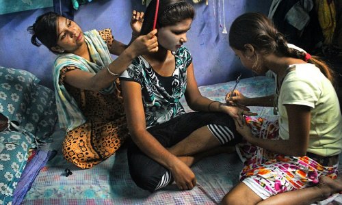 Thousands of Calcutta girls are forced into sex work - PHOTO