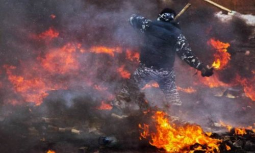 Ukraine: Streets of rage erupt in flames as clashes continue