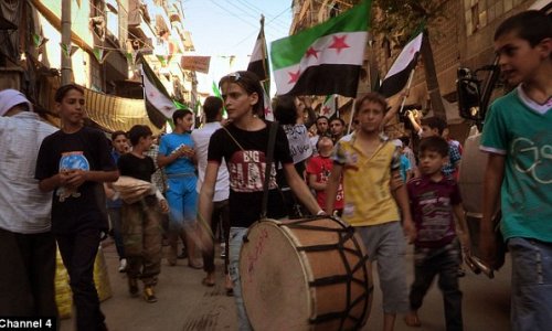 Girl of 8 among children helping rebels on frontline in Syria's brutal civil war - PHOTO+VIDEO