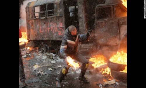 Ukraine protest movement: At least 4 killed in clashes with police